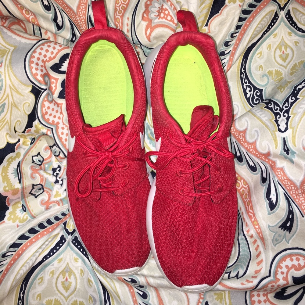 Red nike ID Roshe Runs